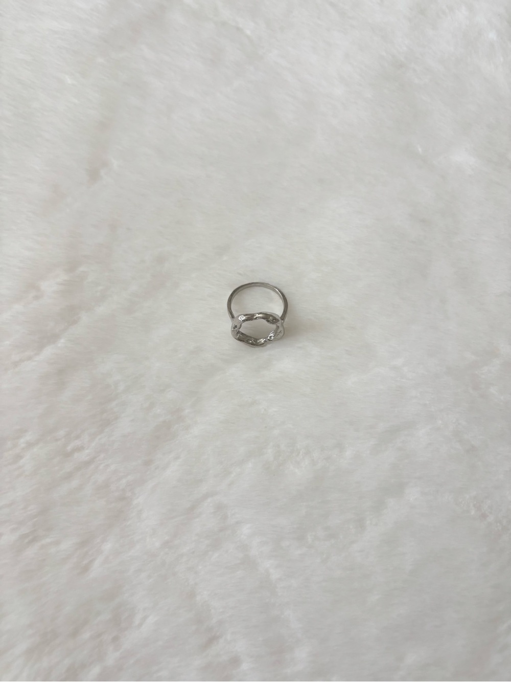 5/$15 🩷 MUST BUNDLE Silver Circle Wave Ring - Picture 4 of 4